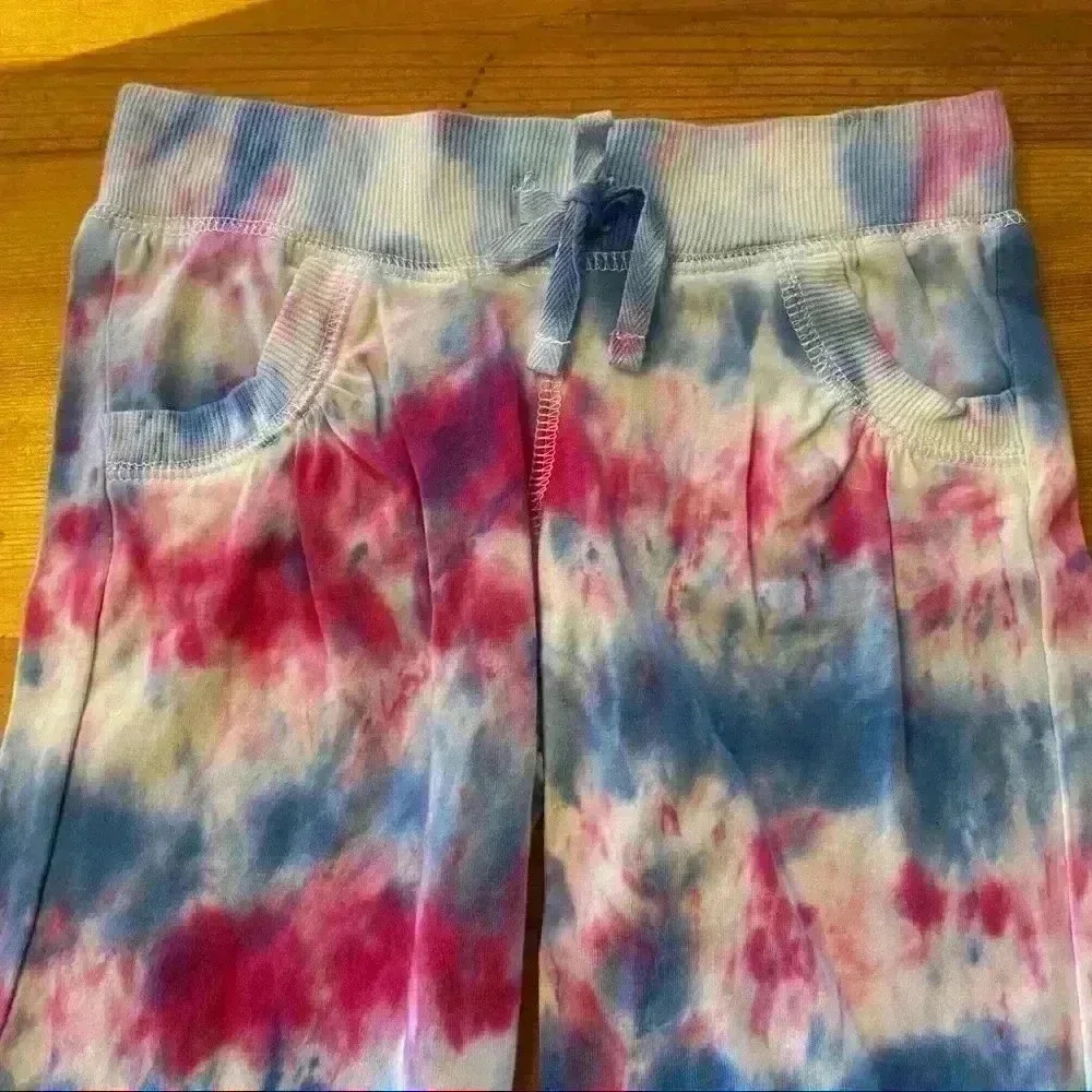 New. Ole Navy hand Tie dyed capris